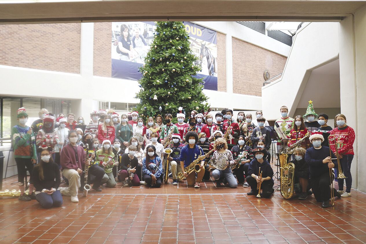 MHS community holiday tour